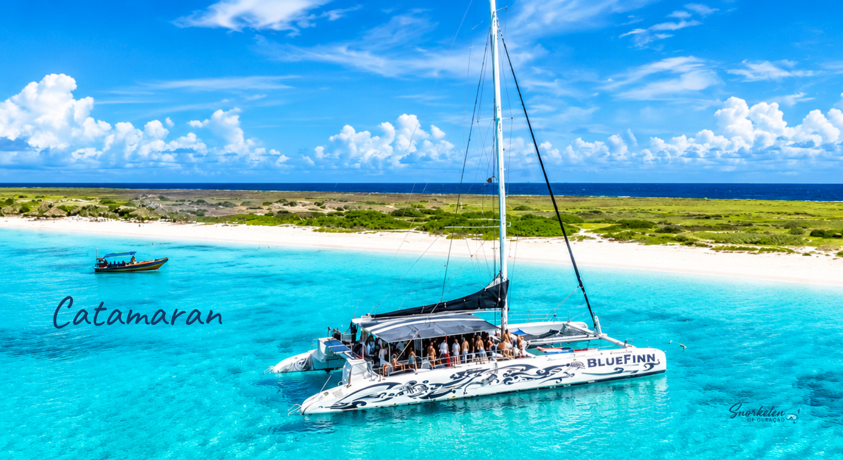 Catamaran voor anker bij Klein Curaçao, boottocht om te snorkelen